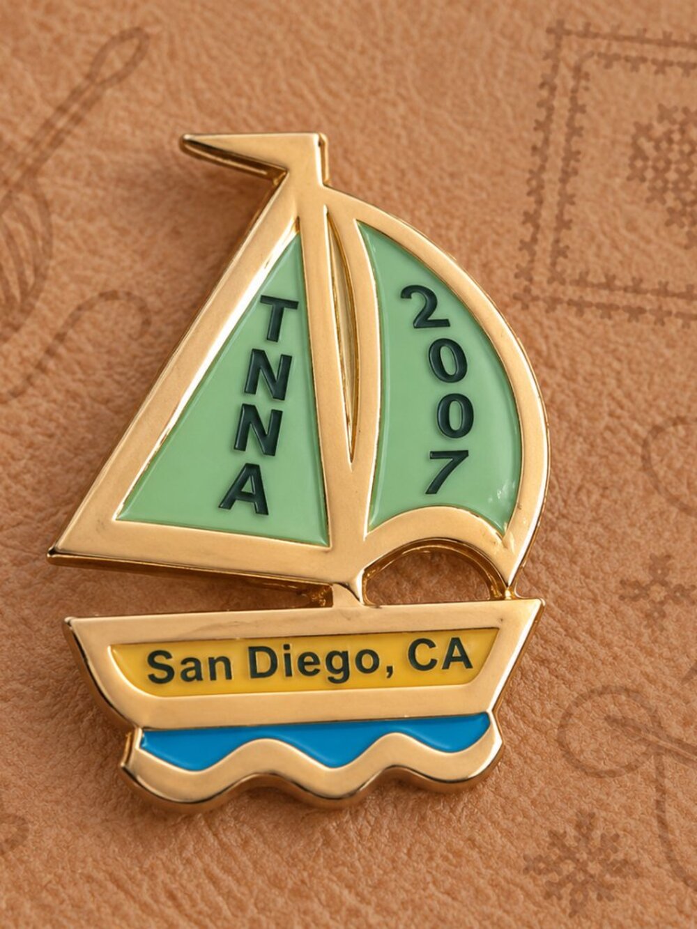 The National Needlearts Association TNNA 2007 San Diego CA Convention Lapel Pin